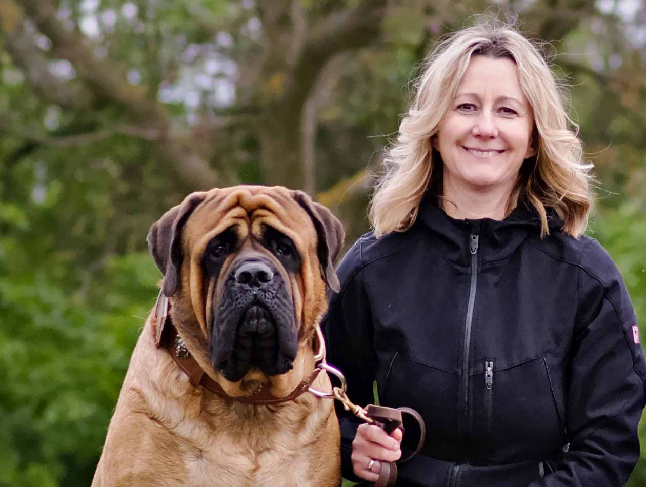 Was macht eine gesunde Hundeernährung aus? 6 Fragen an Sabrina Lingrün Was macht eine gesunde Hundeernährung aus? 6 Fragen an Sabrina Lingrün